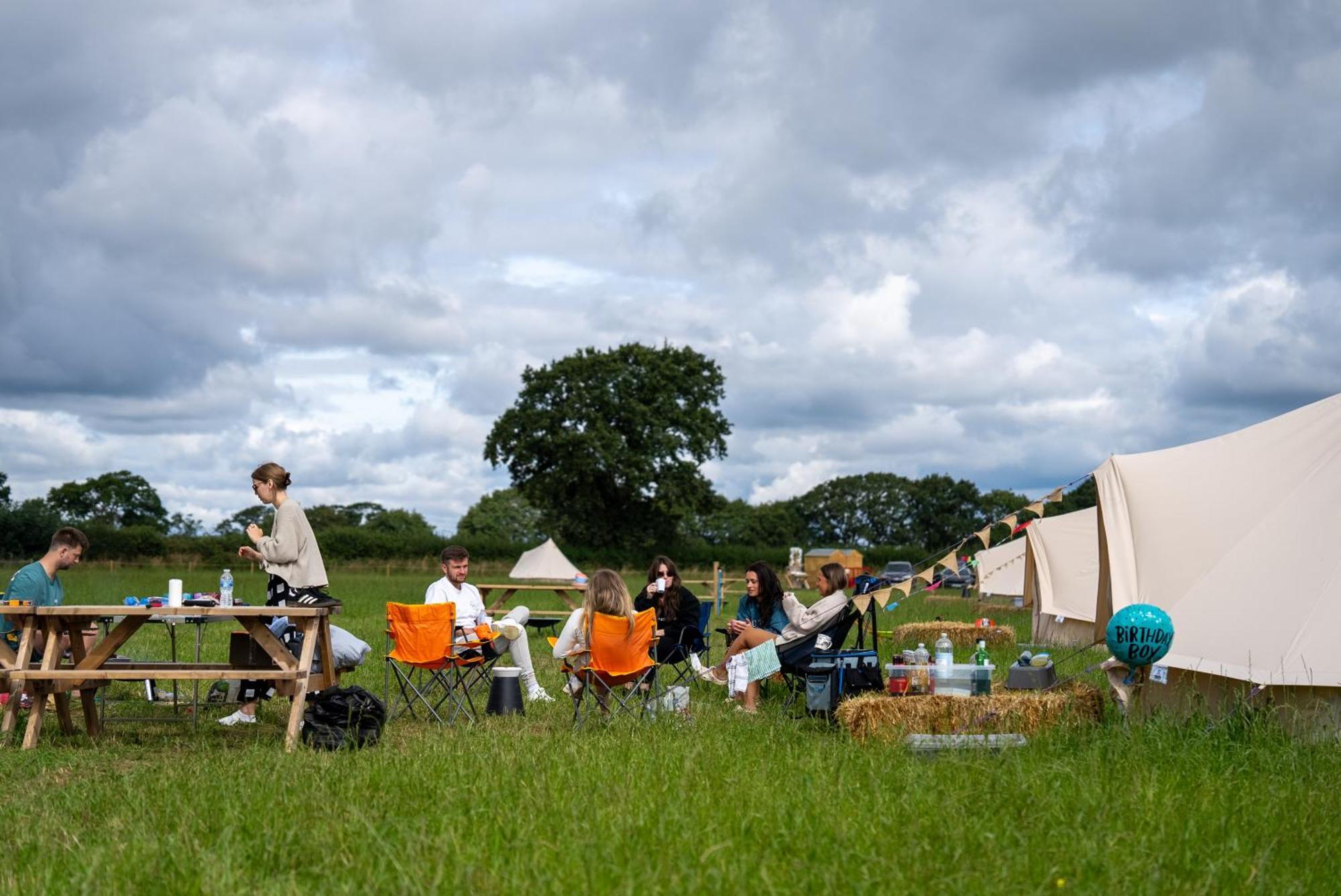 Hawthorne Field - Shoreline Escapes Luxury tent *