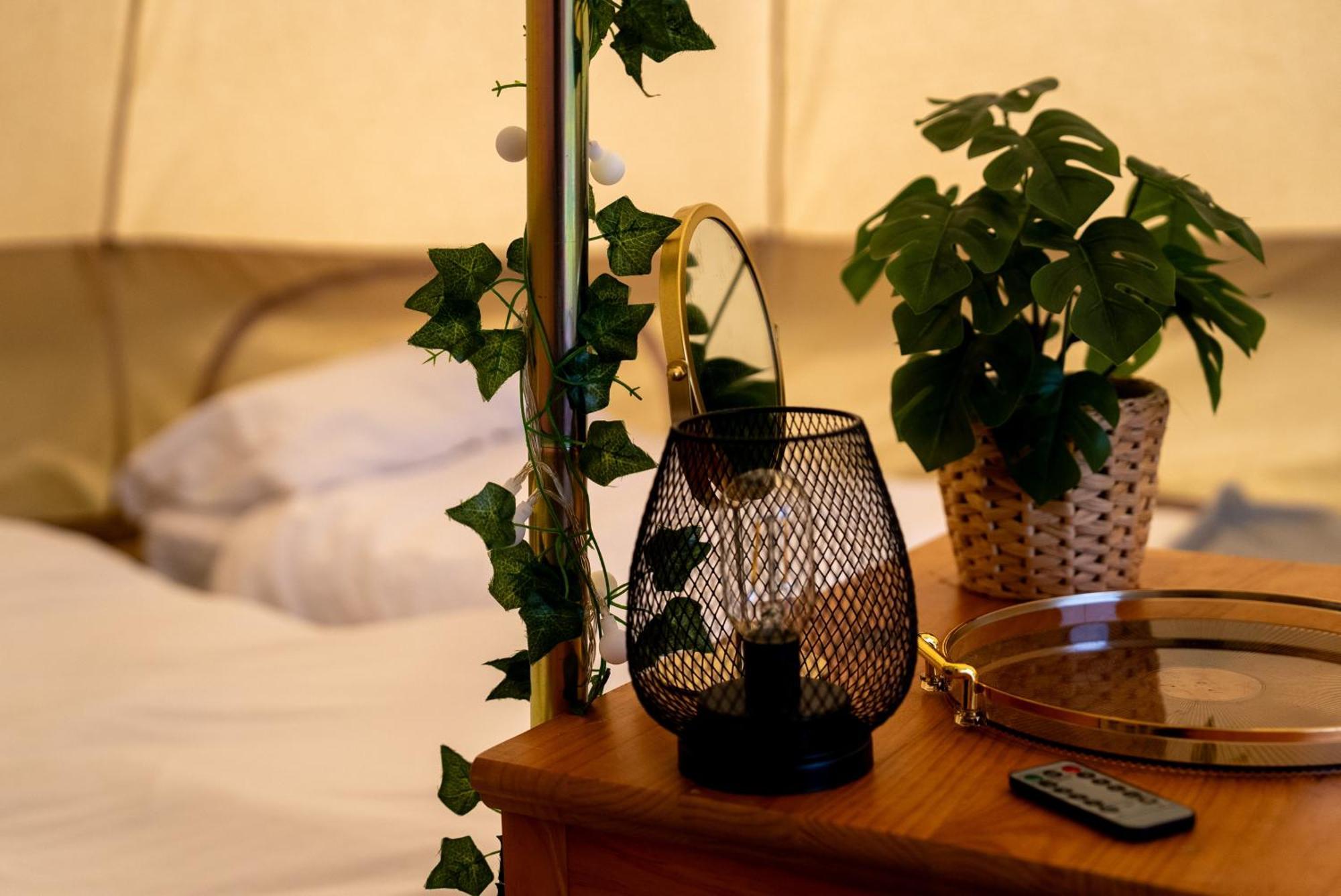 Hawthorne Field - Shoreline Escapes Luxury tent *